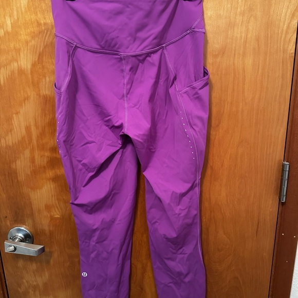 Lululemonn Fast and Free High Rise Tight 25” Pockets Size 6 - Picture 2 of 5